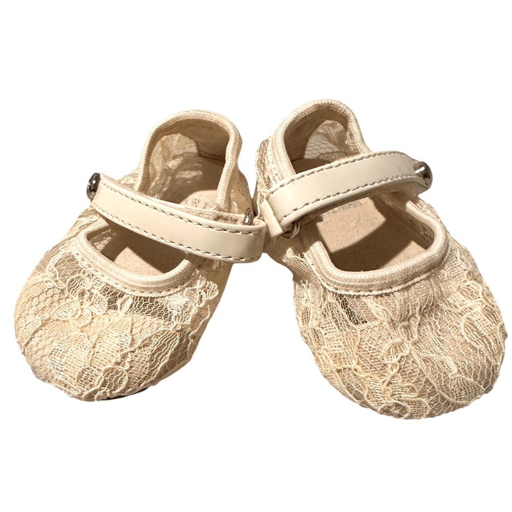 Stuart Weitzman "My First Weitzman's" Baby Mary Jane Lace Ballet Flats, size 2